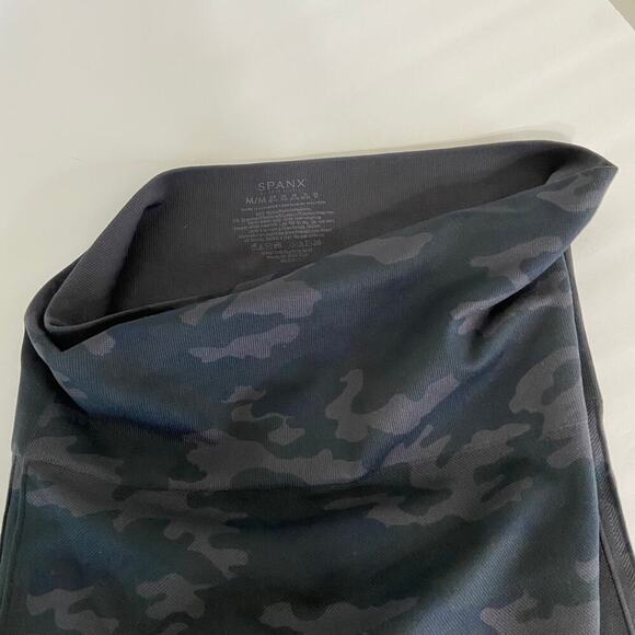 Spanx Seamless Leggings Size M Gray Camouflage High Rise Look At Me Now - Picture 3 of 10